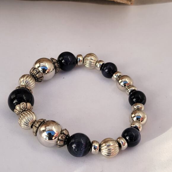 Vintage black and silver stretch bracelet with ribbed and smooth beads - Picture 1 of 10